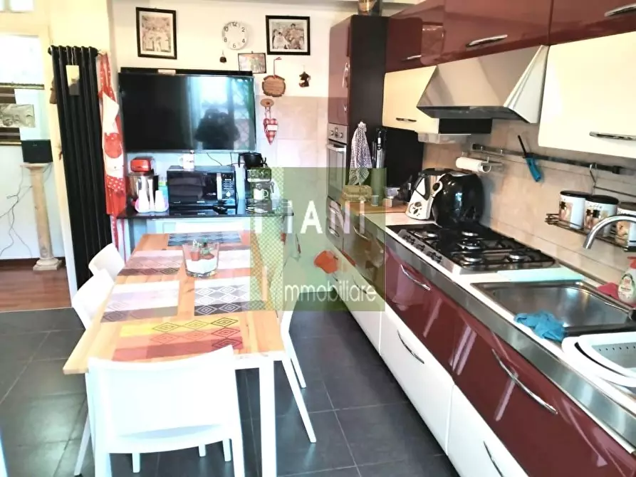 Immagine 11 di Appartamento in vendita  a Livorno