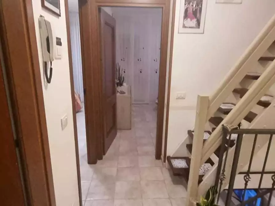 Immagine 16 di Villetta a schiera in vendita  a Carrara