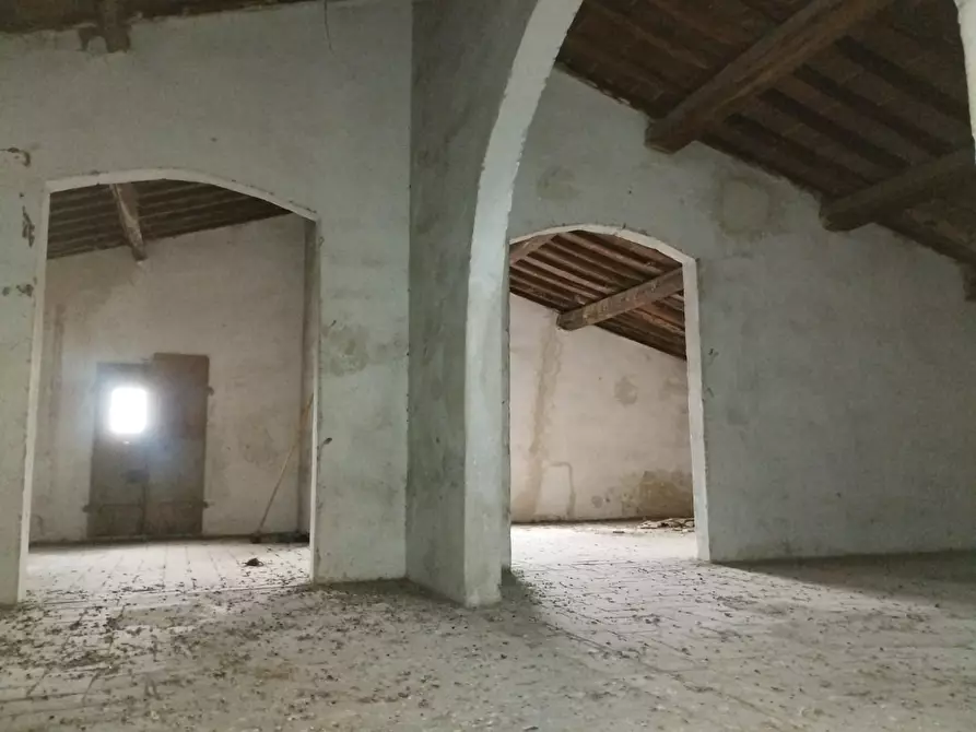 Immagine 1 di Palazzo in vendita  a Palaia