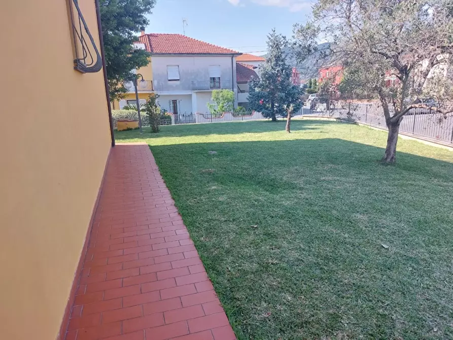 Immagine 3 di Casa semindipendente in vendita  a Castelnuovo Magra