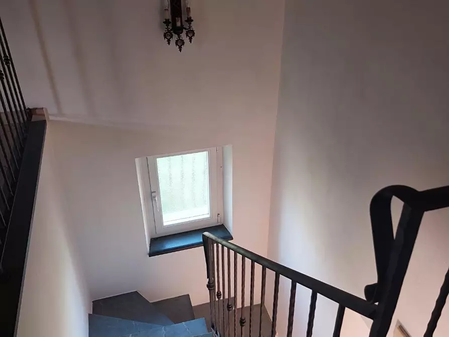 Immagine 11 di Casa semindipendente in vendita  a Castelnuovo Magra