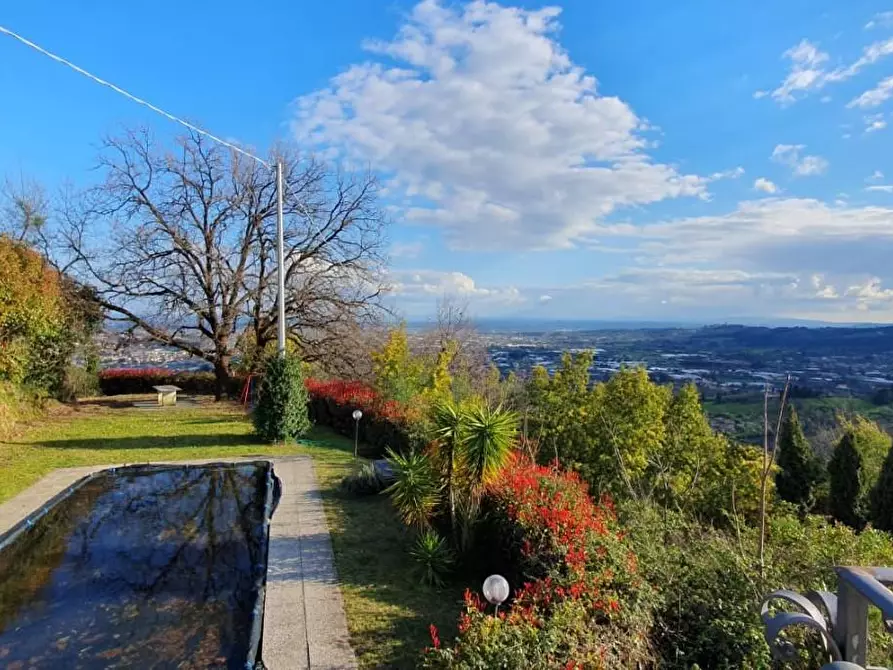Immagine 59 di Villa in vendita  a Pescia