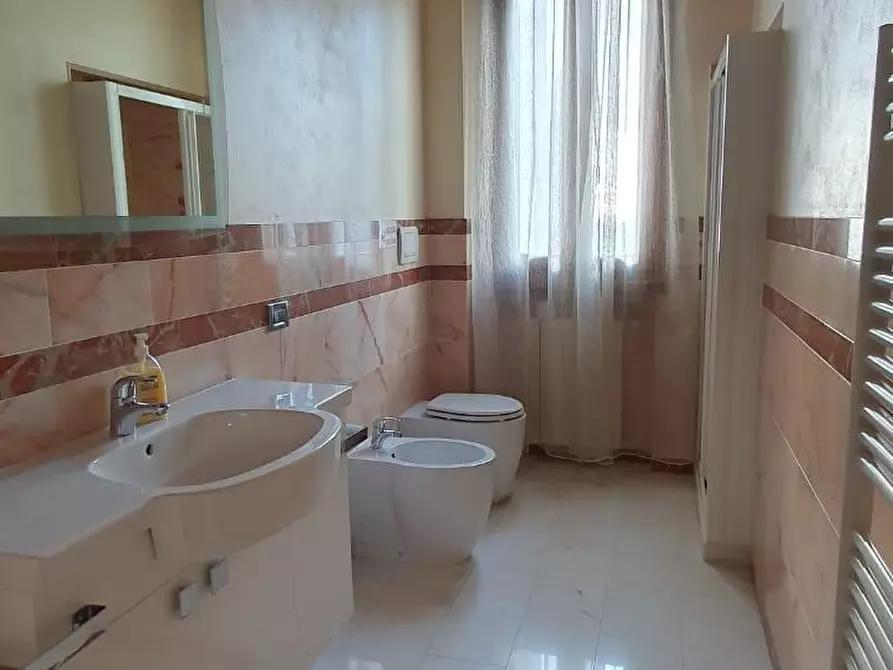 Immagine 45 di Villa in vendita  a Pescia