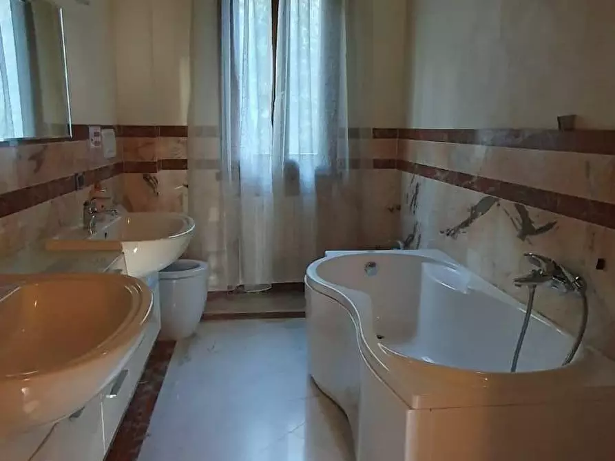 Immagine 44 di Villa in vendita  a Pescia