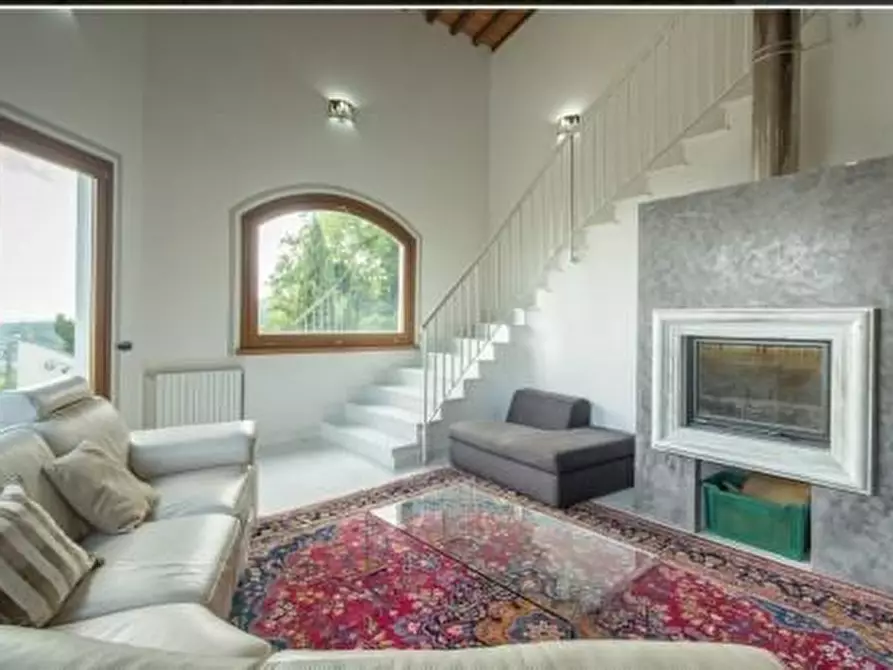Immagine 7 di Villa in vendita  a Pescia