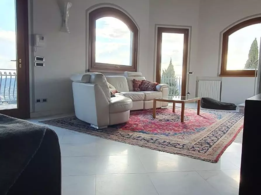 Immagine 39 di Villa in vendita  a Pescia