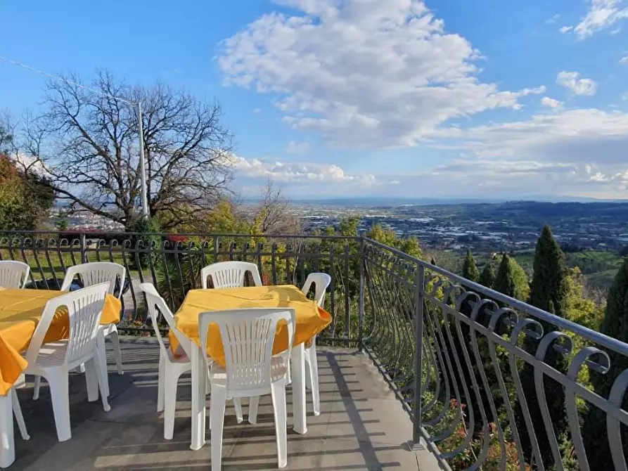 Immagine 61 di Villa in vendita  a Pescia