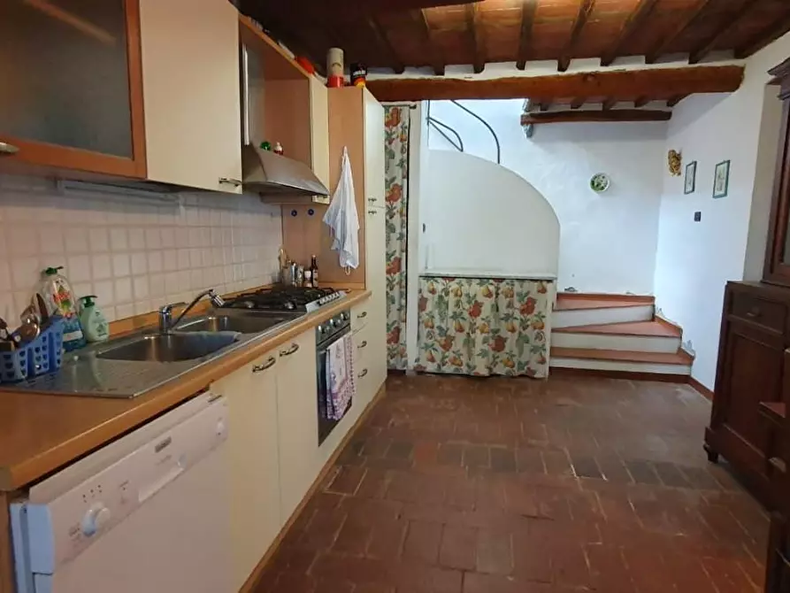 Immagine 25 di Villa in vendita  a Pescia