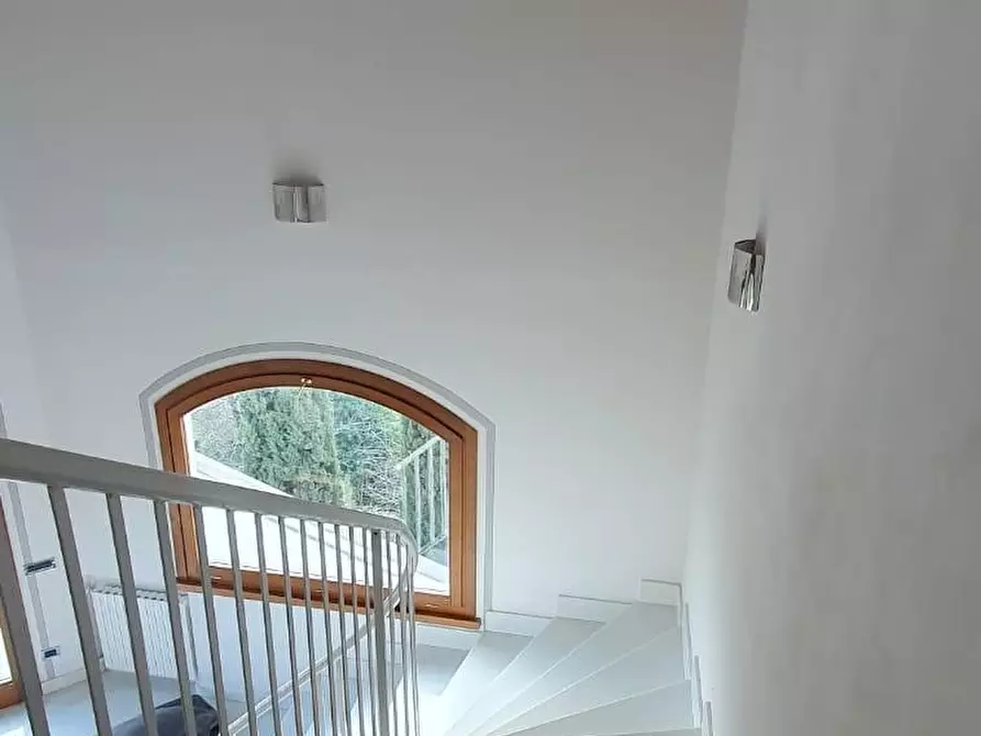 Immagine 32 di Villa in vendita  a Pescia