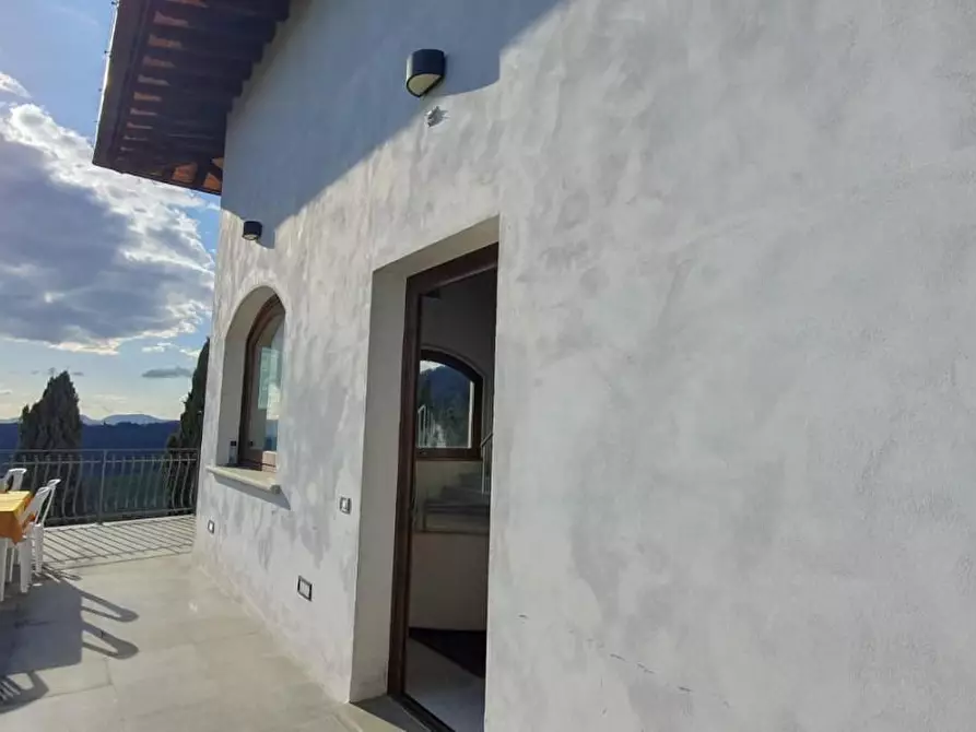 Immagine 56 di Villa in vendita  a Pescia