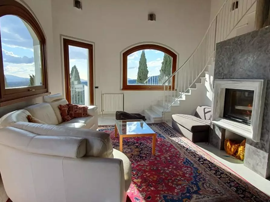 Immagine 55 di Villa in vendita  a Pescia