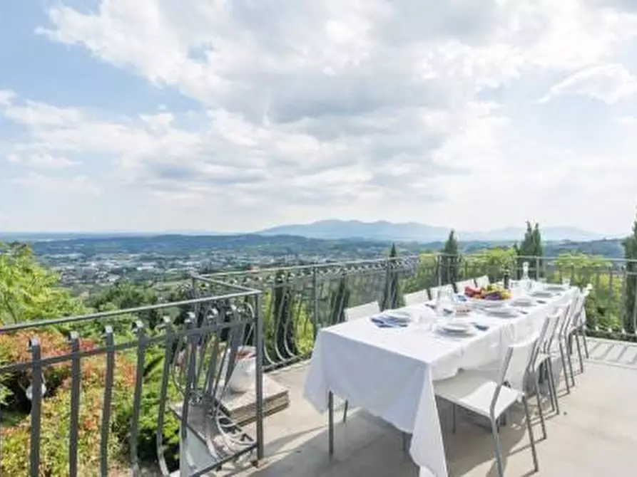 Immagine 4 di Villa in vendita  a Pescia