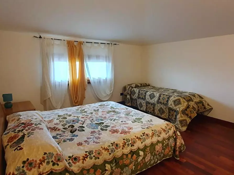 Immagine 34 di Villa in vendita  a Pescia