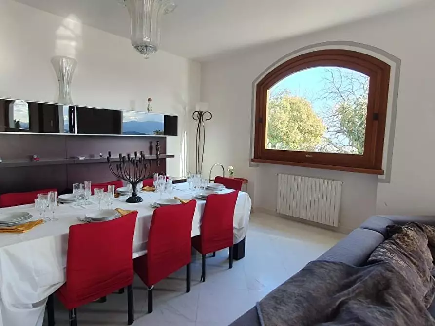 Immagine 51 di Villa in vendita  a Pescia