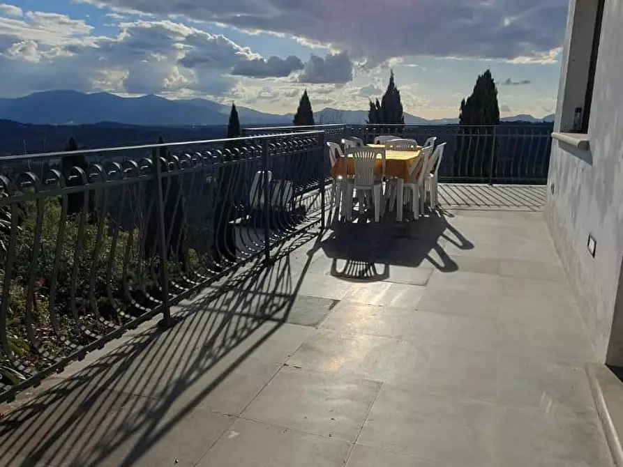 Immagine 57 di Villa in vendita  a Pescia