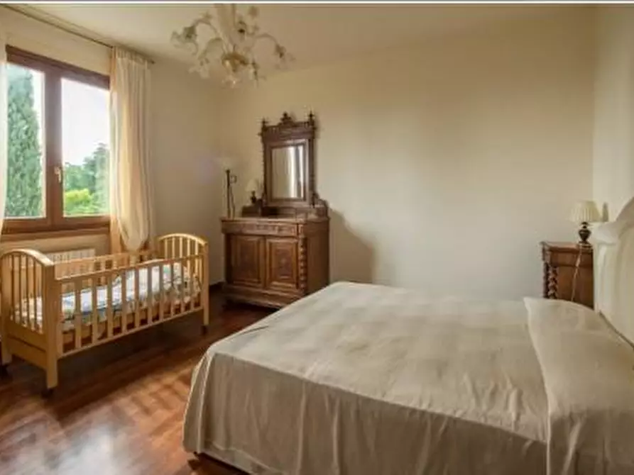 Immagine 13 di Villa in vendita  a Pescia