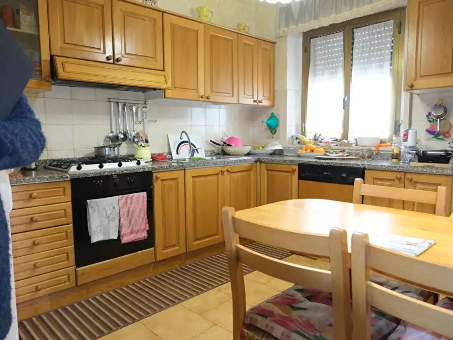 Immagine 2 di Casa indipendente in vendita  a Lucca