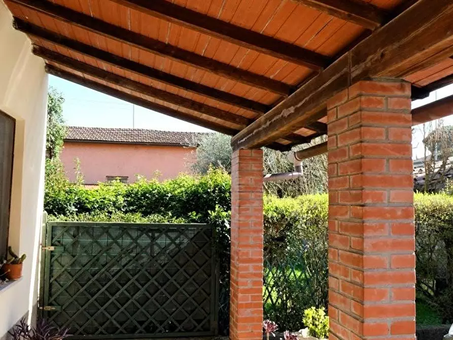 Immagine 26 di Casa indipendente in vendita  a Lucca
