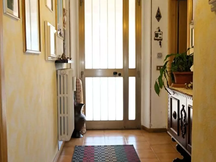 Immagine 6 di Casa indipendente in vendita  a Lucca