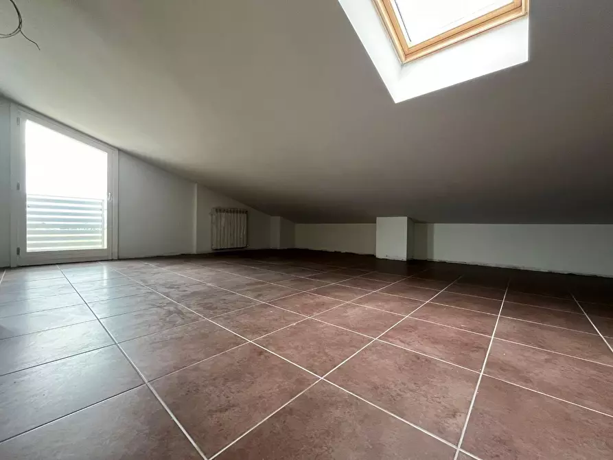 Immagine 14 di Mansarda in vendita  a Pontedera