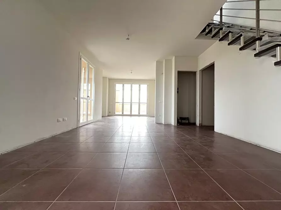 Immagine 2 di Mansarda in vendita  a Pontedera