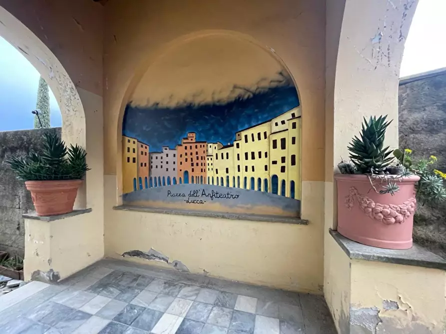 Immagine 6 di Appartamento in vendita  a Lucca