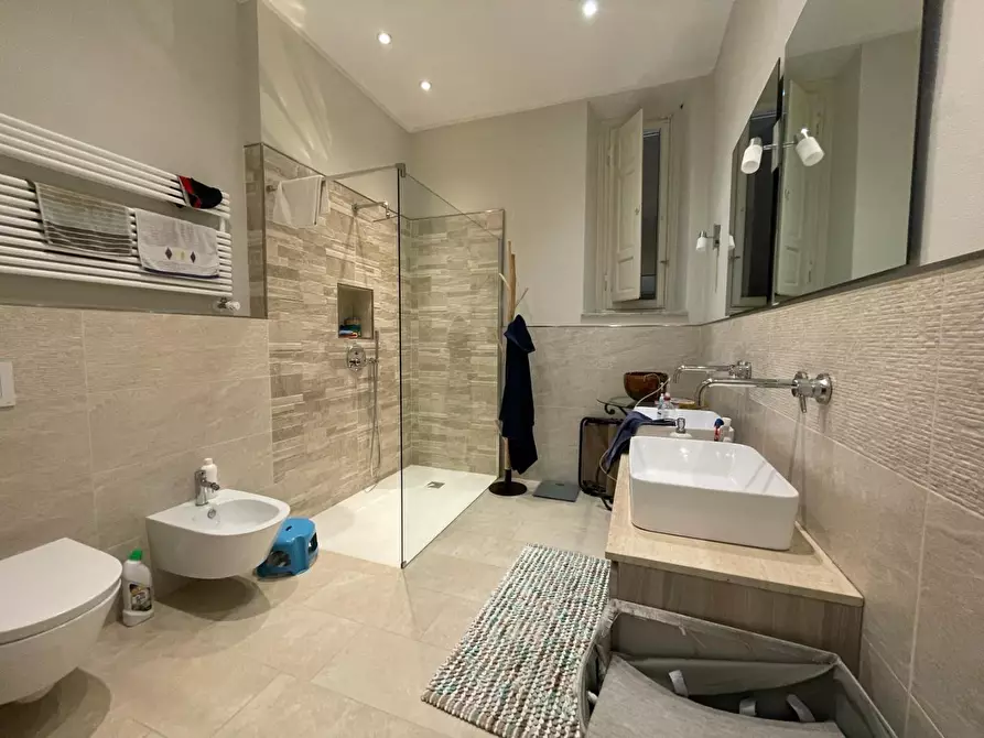 Immagine 7 di Appartamento in vendita  a Lucca