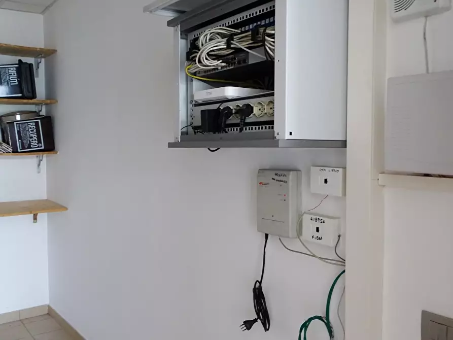 Immagine 11 di Ufficio in affitto  a San Miniato