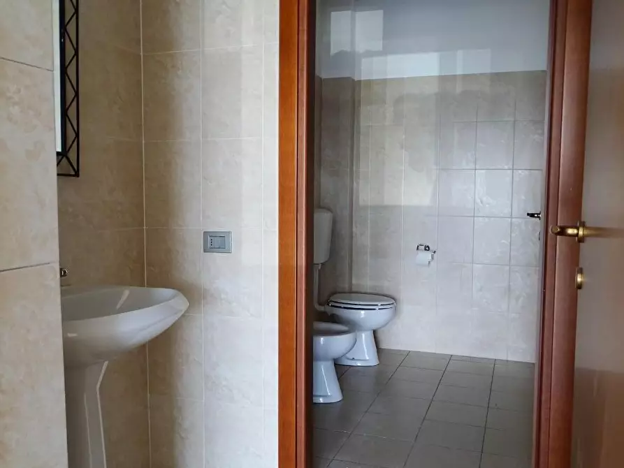 Immagine 10 di Ufficio in affitto  a San Miniato