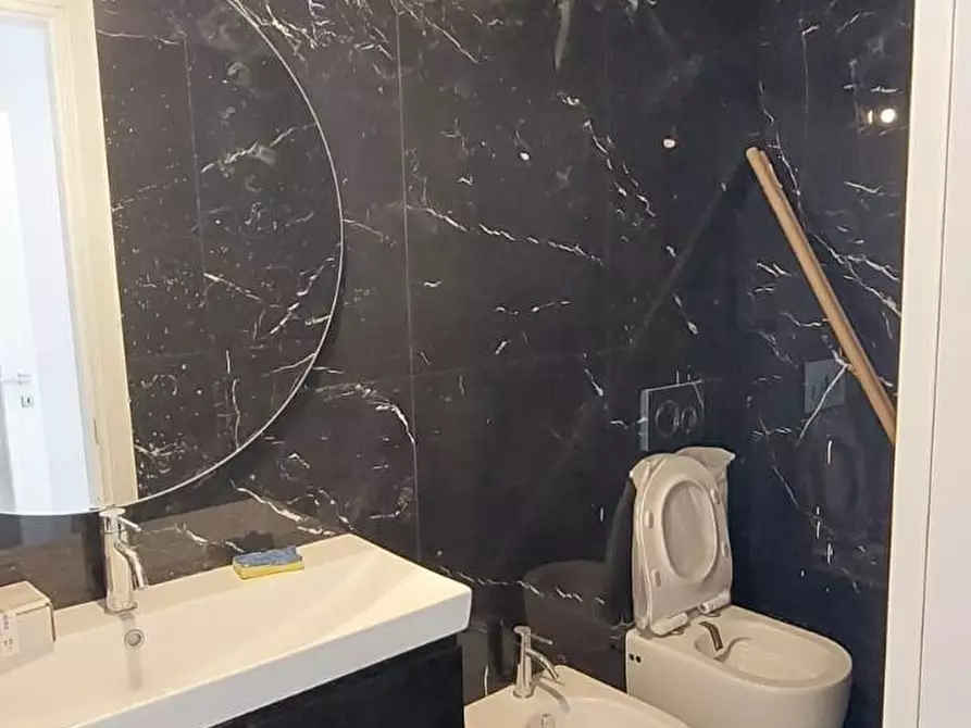 Immagine 19 di Mansarda in affitto  a Empoli