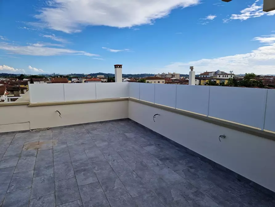 Immagine 6 di Mansarda in affitto  a Empoli