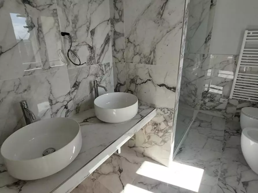 Immagine 10 di Mansarda in affitto  a Empoli