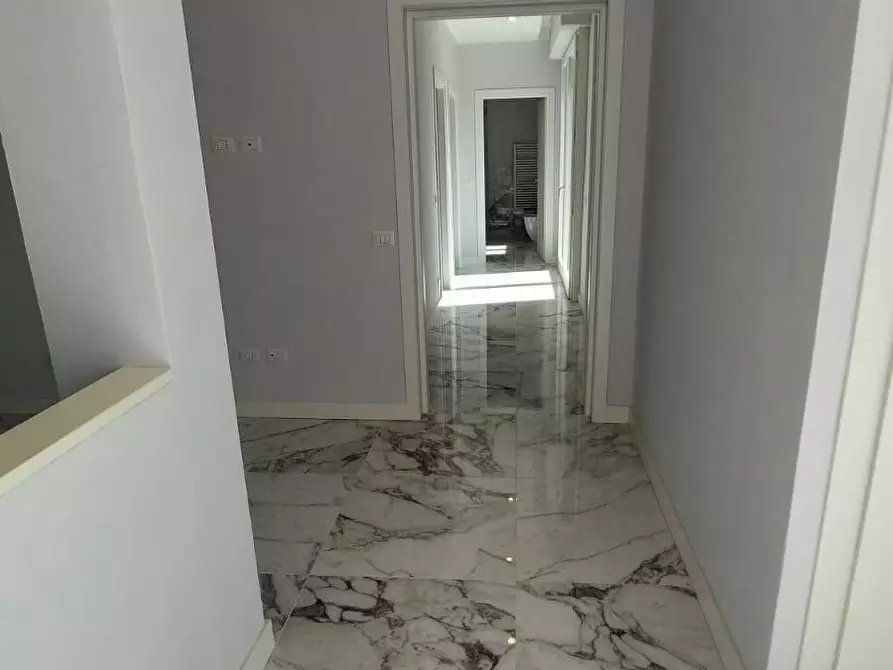 Immagine 29 di Mansarda in affitto  a Empoli