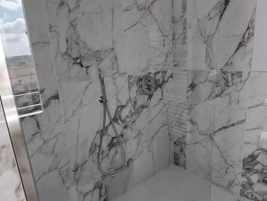 Immagine 12 di Mansarda in affitto  a Empoli