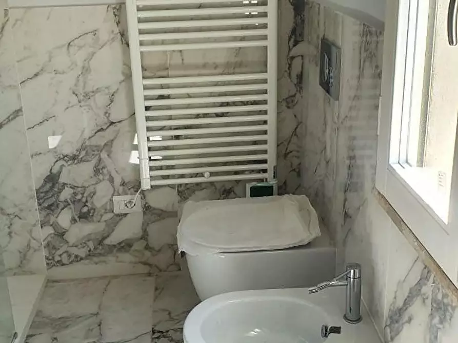 Immagine 11 di Mansarda in affitto  a Empoli