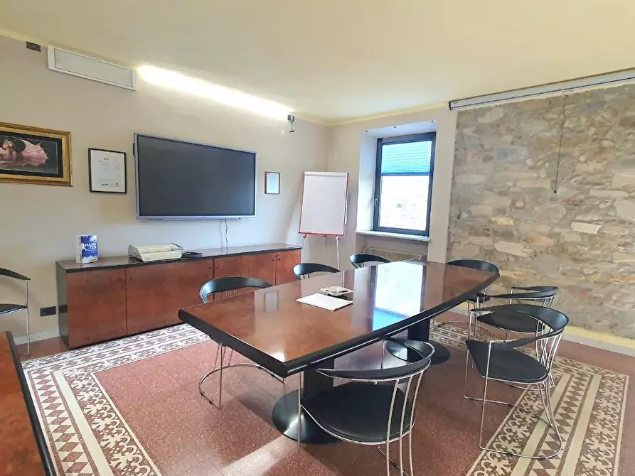 Immagine 30 di Ufficio in vendita  a Capannori