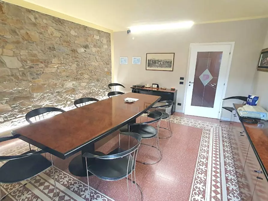 Immagine 32 di Ufficio in vendita  a Capannori