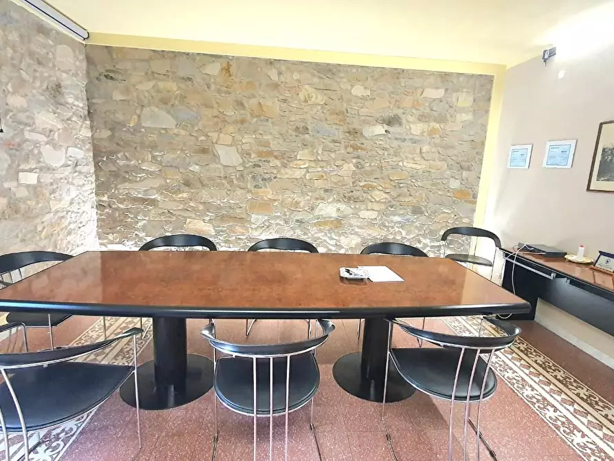 Immagine 33 di Ufficio in vendita  a Capannori