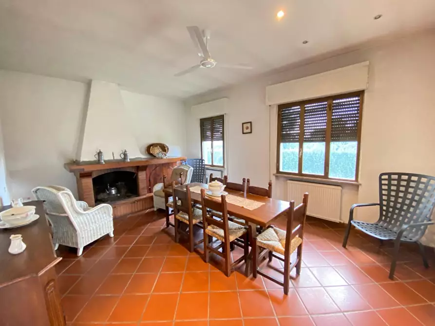 Immagine 14 di Villa in vendita  a Capannori