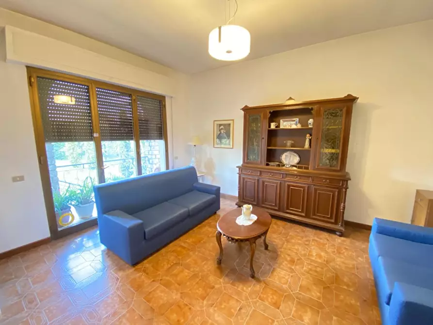 Immagine 21 di Villa in vendita  a Capannori