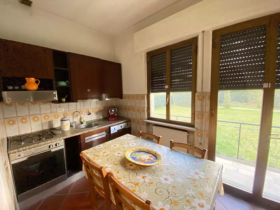 Immagine 15 di Villa in vendita  a Capannori