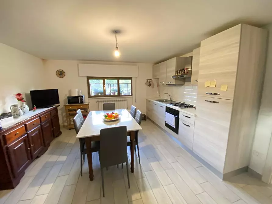 Immagine 25 di Villa in vendita  a Capannori