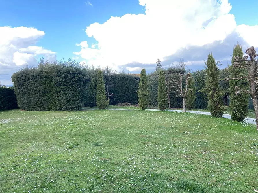 Immagine 13 di Villa in vendita  a Capannori