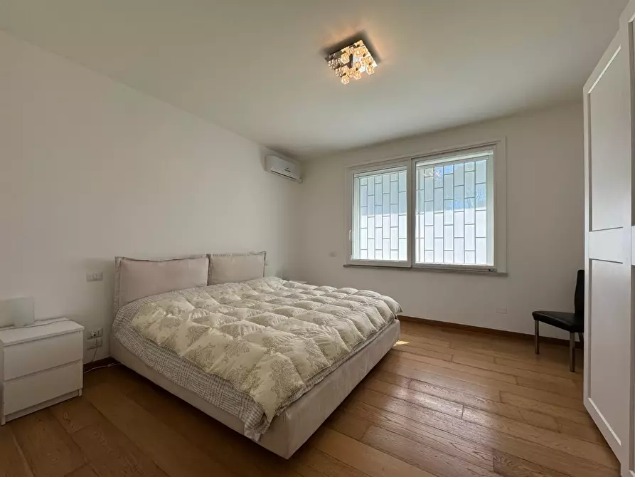 Immagine 8 di Villa in affitto  a Massa