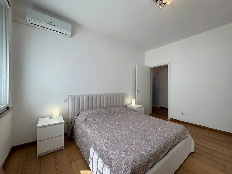 Immagine 11 di Villa in affitto  a Massa