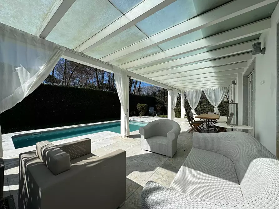 Immagine 31 di Villa in affitto  a Massa