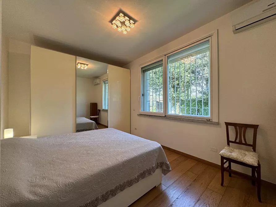 Immagine 13 di Villa in affitto  a Massa