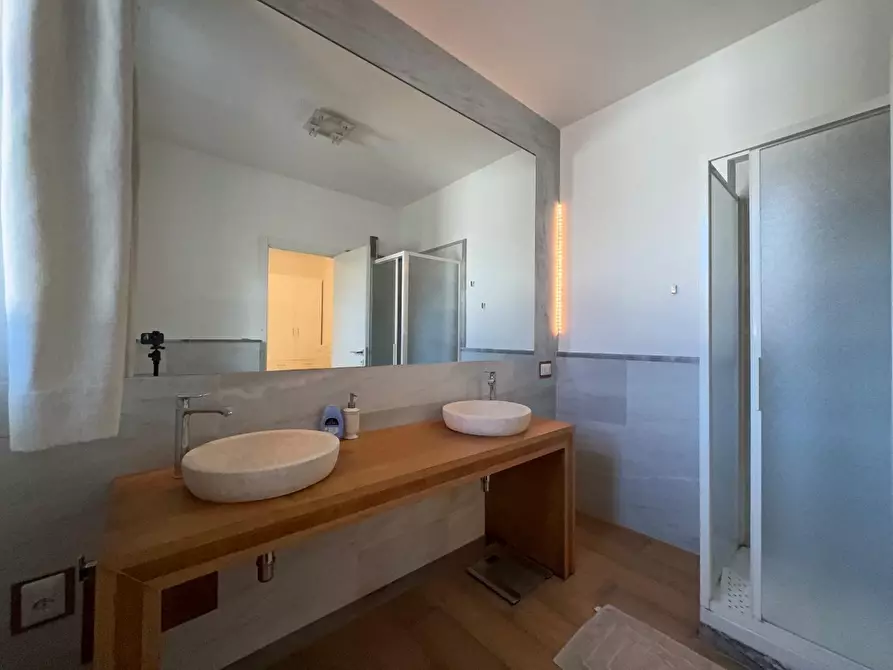 Immagine 16 di Villa in affitto  a Massa