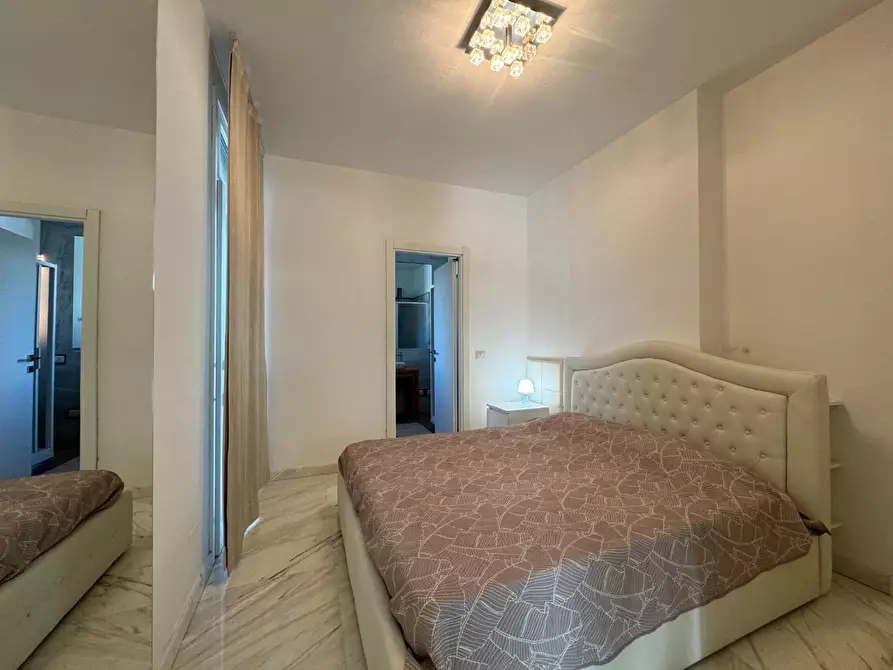 Immagine 15 di Villa in affitto  a Massa