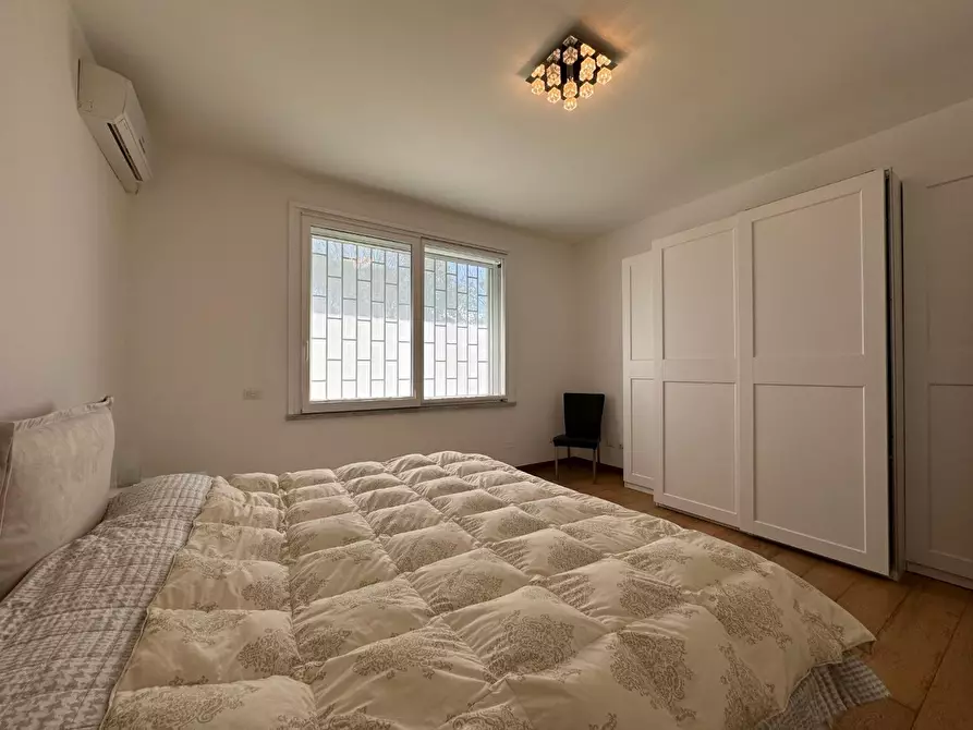 Immagine 7 di Villa in affitto  a Massa